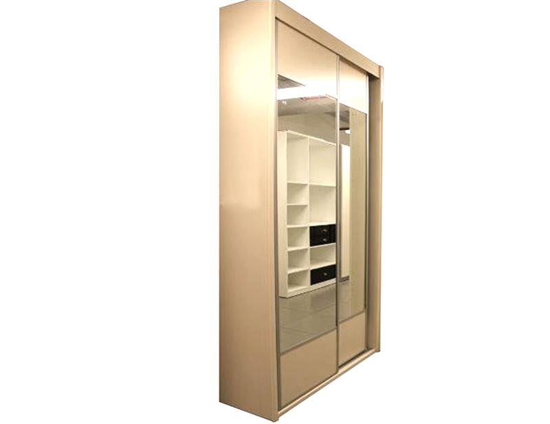 ארון שמנת עם מראות במבצע 3,700 ₪ 